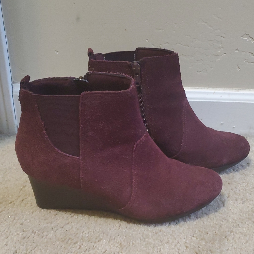 Clarks Burgundy Ankle Wedged Booties